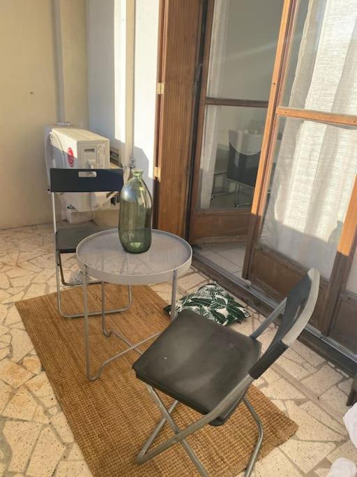Appart T3 Proche Metro -Draps Et Serviettes Inclus Marseille Luaran gambar